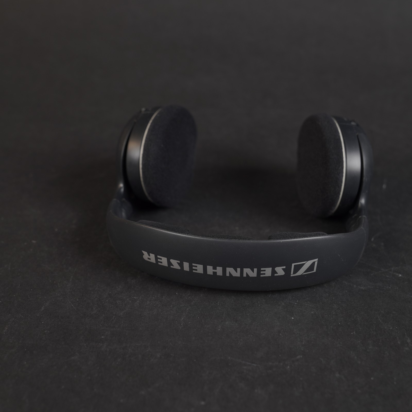 Sennheiser HDR120 2 Wireless Headphones TR120 2 Wireless Charging Stand EUC!