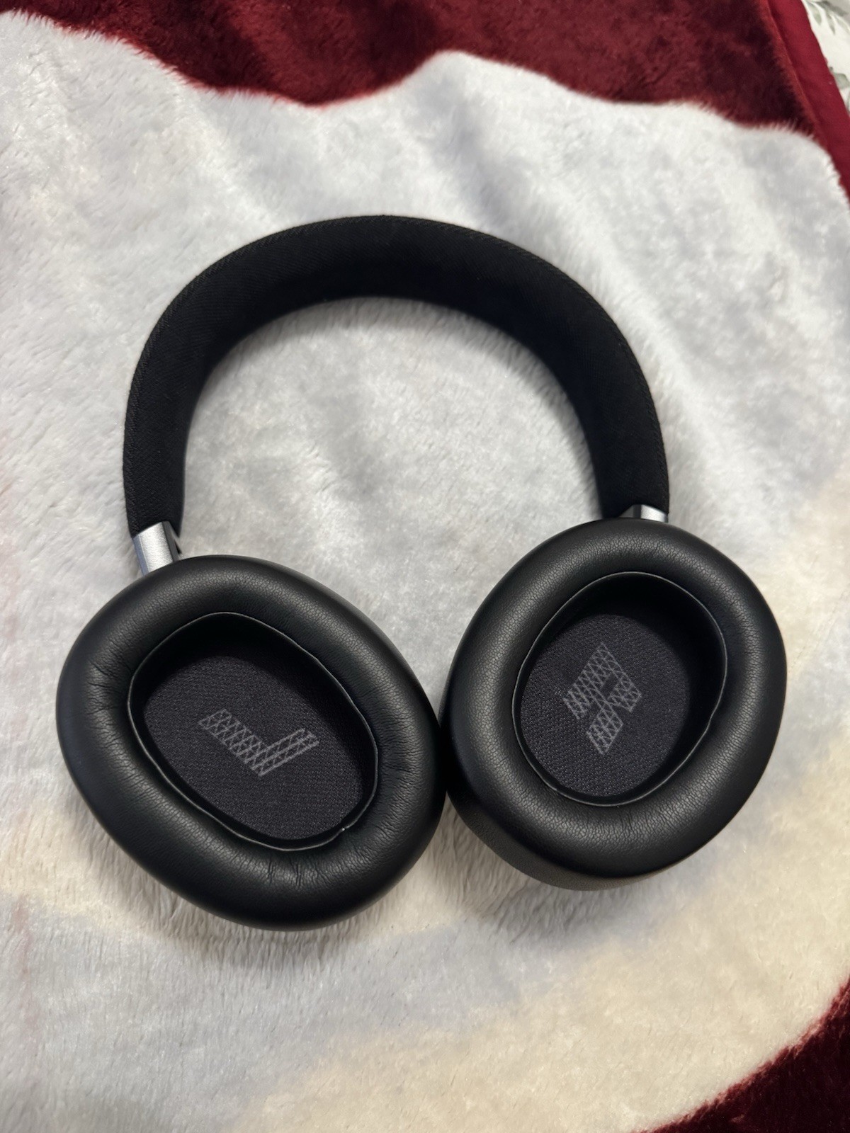 JBL LIVE 770NC. Won’t them on a raffle, only used once and didn’t like them
