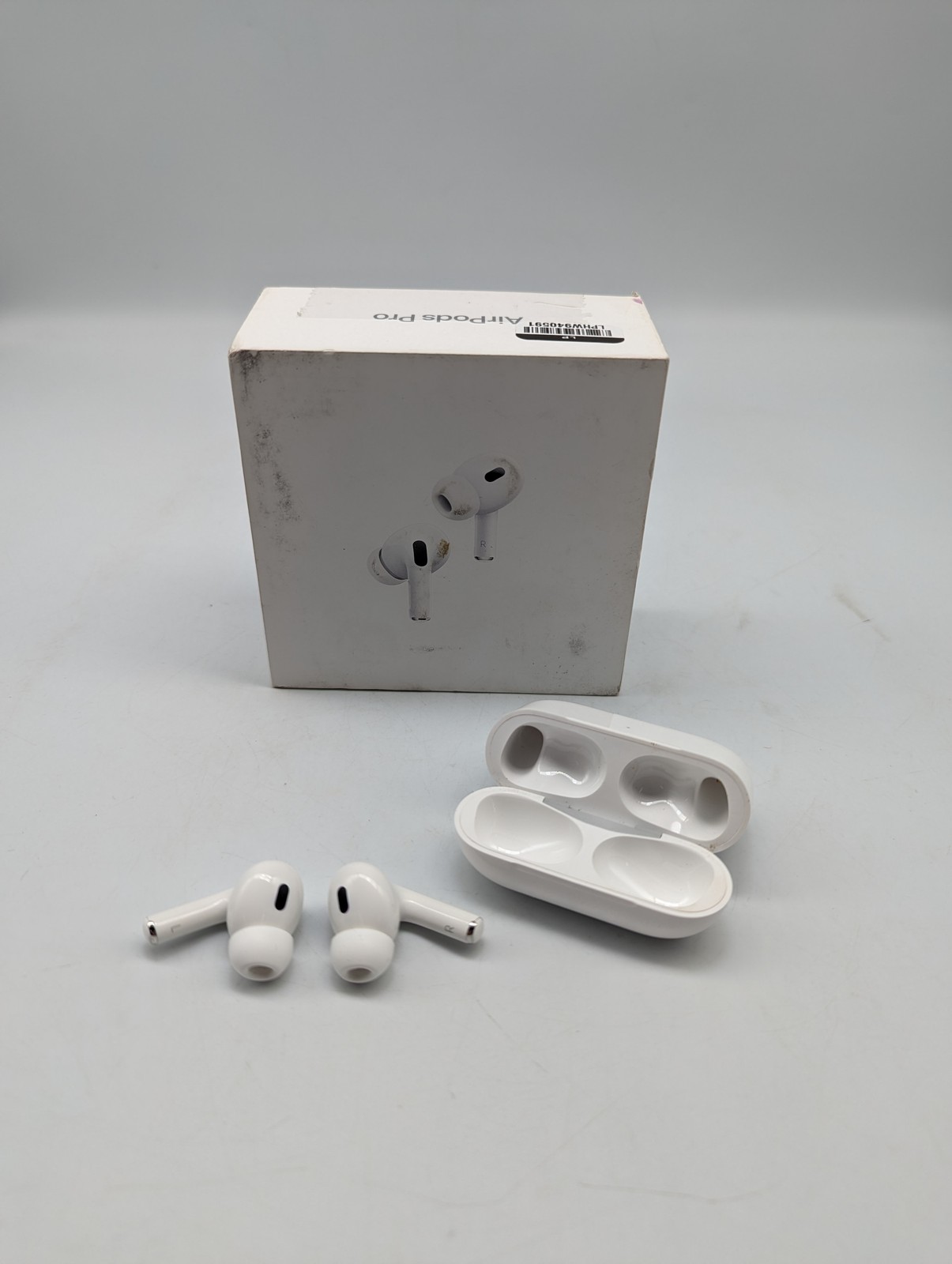 Apple AirPods Pro (2nd generation) (2023) White (with USB-C Case) PC1724901
