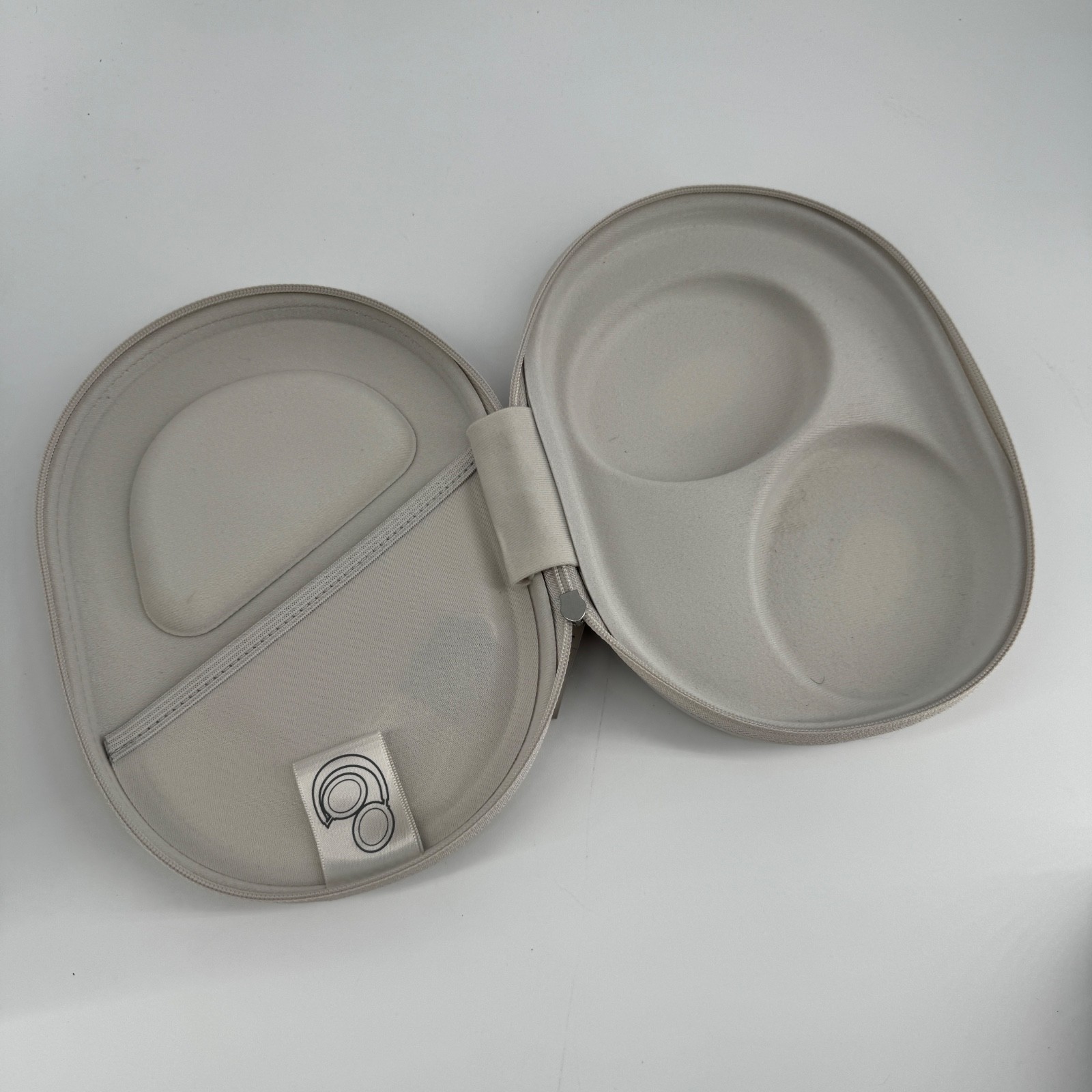 Bose QuietComfort Ultra Over-Ear Headphones – White Smoke w/ Case + Cord