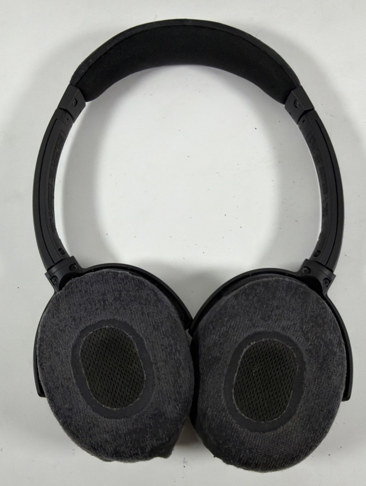 Bose QuietComfort 3 QC3 Noise-Cancelling Headphones, Black and Silver