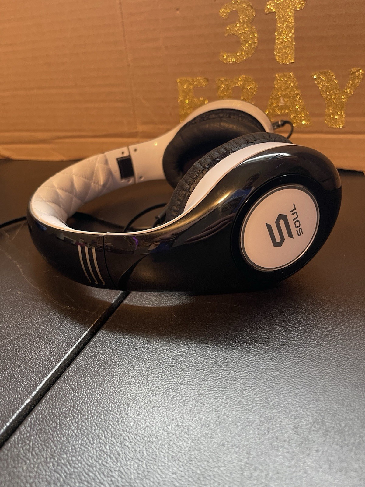 Soul By Ludacris Headphones Tested As Is Black White Hip Hop Rap R & B Music ?