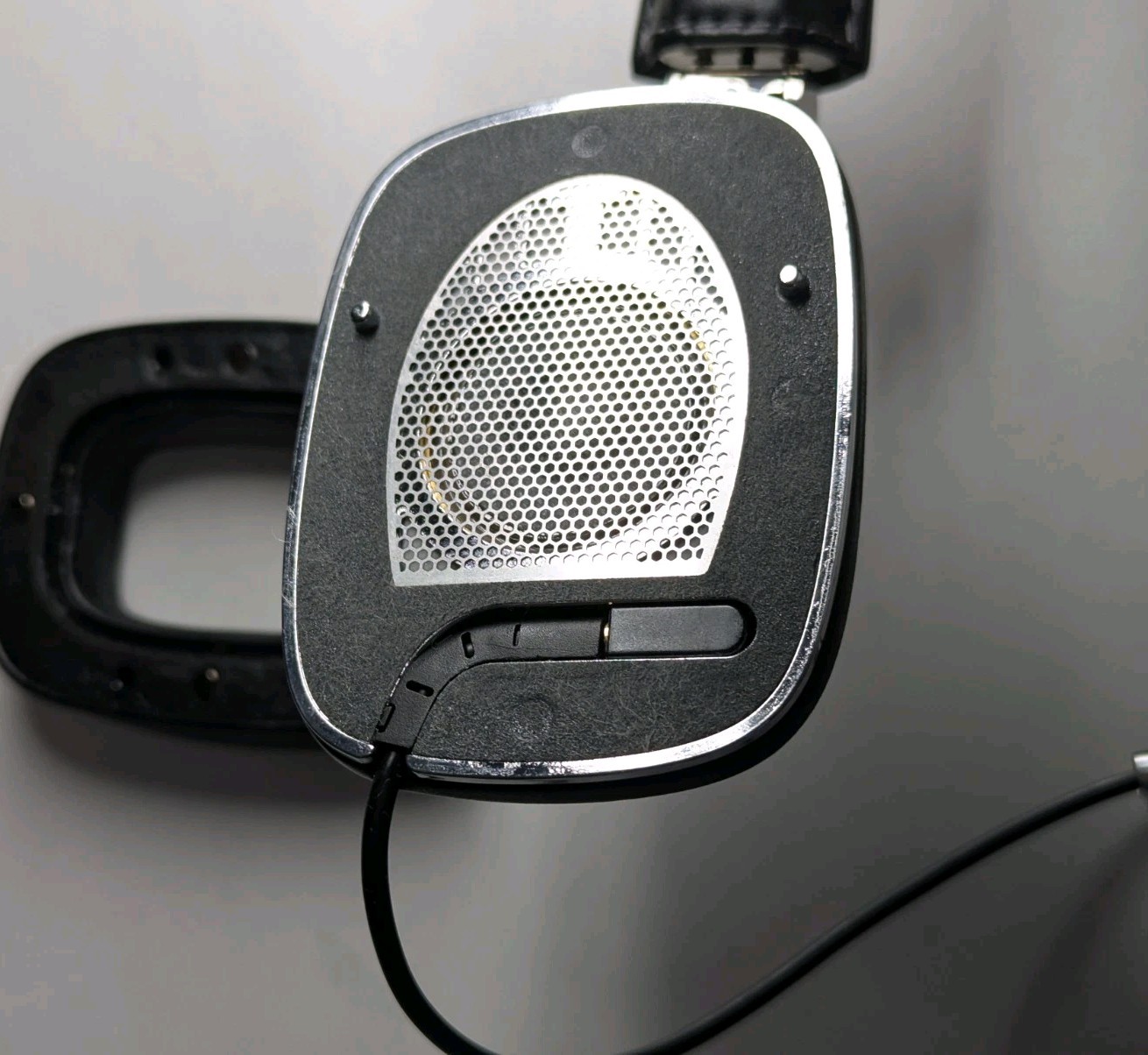 Bowers & Wilkins Over-Ear Headphones Black 3.5mm (READ)
