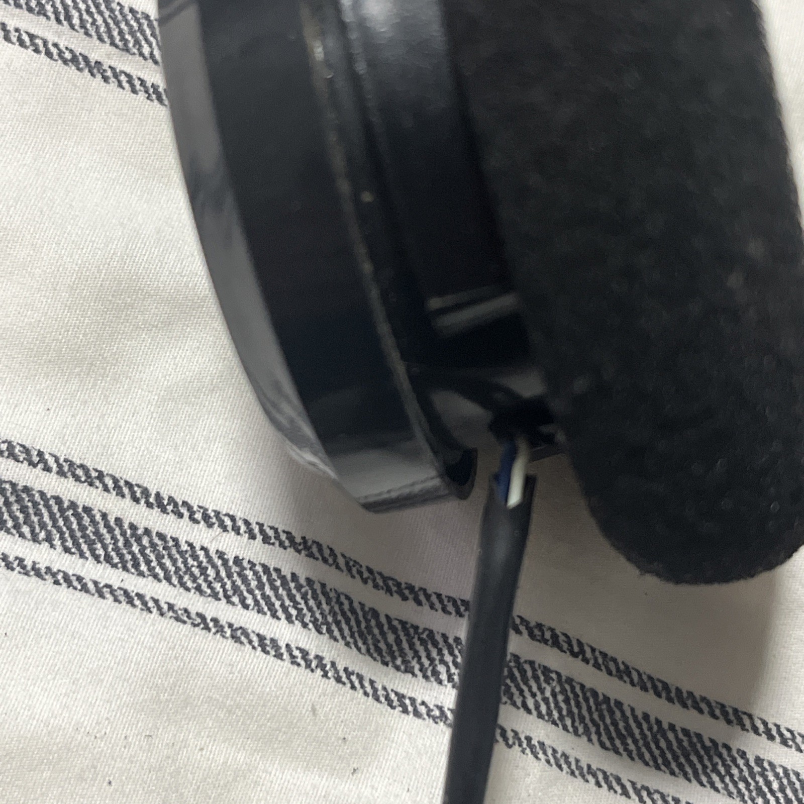 Grado SR80 On-Ear Wired Headphones – Black