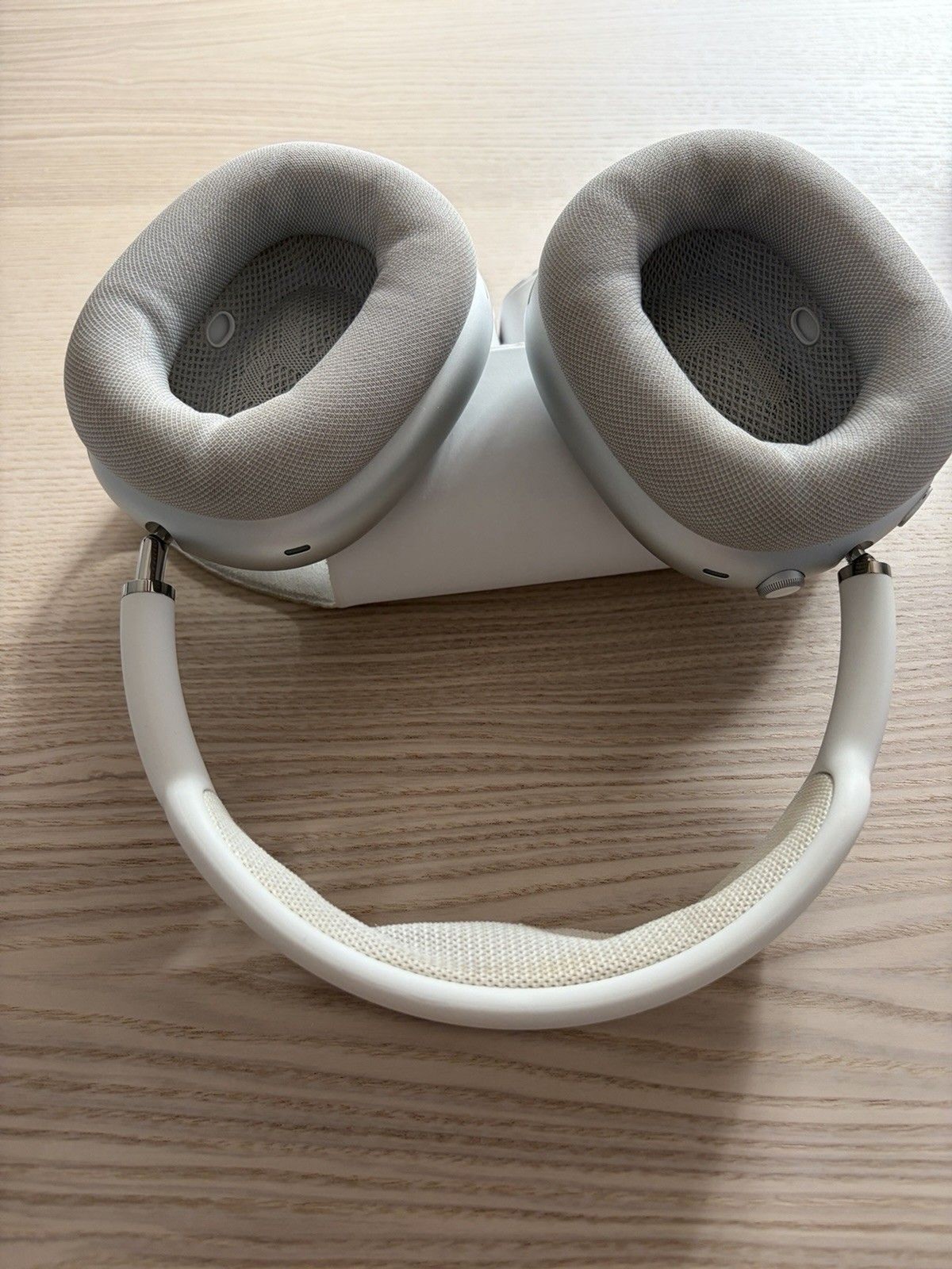 Authentic Apple AirPods Max White Silver A2096 1st Gen Lightning Headphones