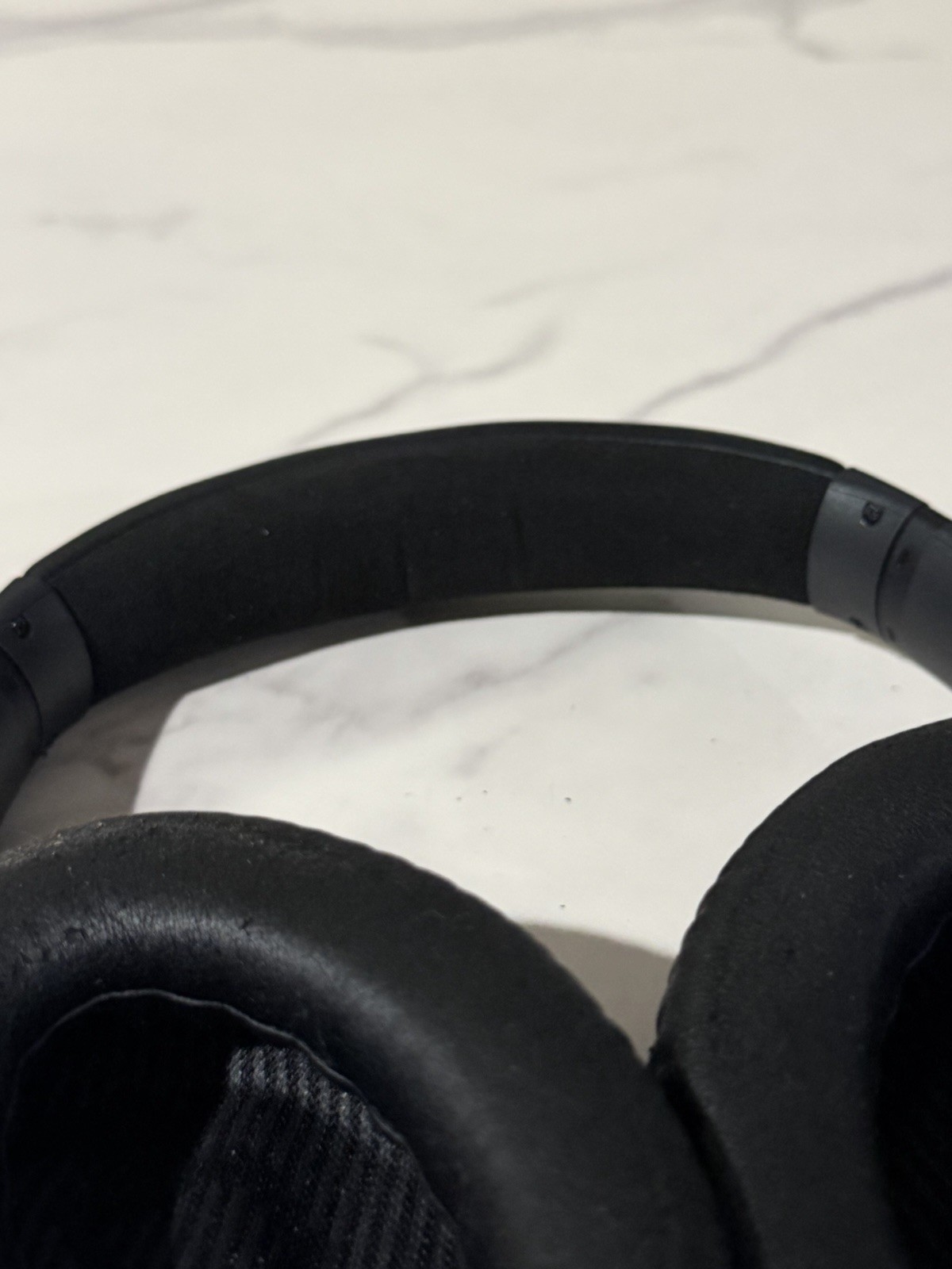 Bose QuietComfort 35 Over the Ear Wireless Headphones – Black