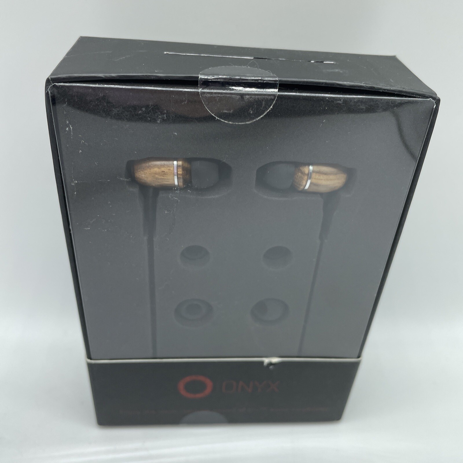 Onyx ELO Genuine Wood Wired in-Ear Headphones with Sound Isolation Package wear