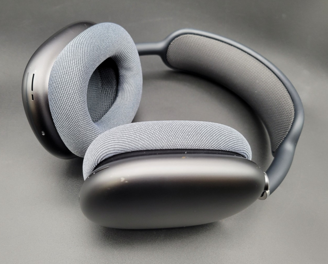 Apple AirPods Max Over-Ear Wireless Headphones – Space Gray/A2096