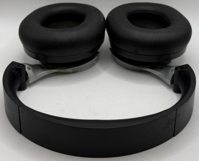 Shure SRH840 Professional Studio Monitoring Headphones with Detachable Cable
