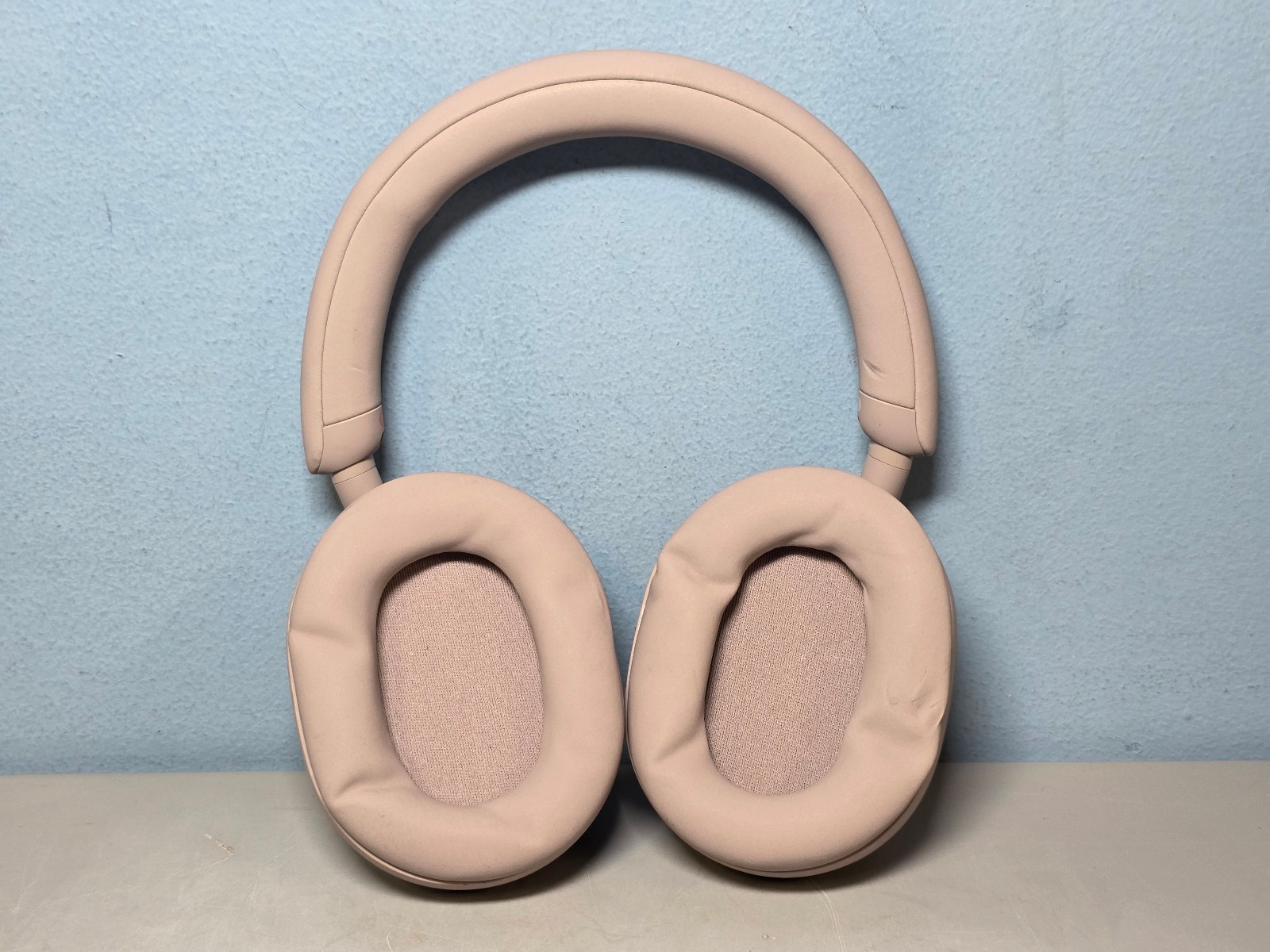 Sony WH-1000XM5 Active Noise-Cancelling Bluetooth Headphones in Smoky Pink!