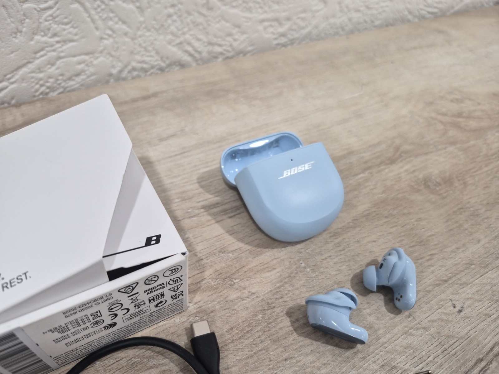 Bose QuietComfort Ultra Wireless Noise Cancelling In-Ear Earbuds Moonstone Blue