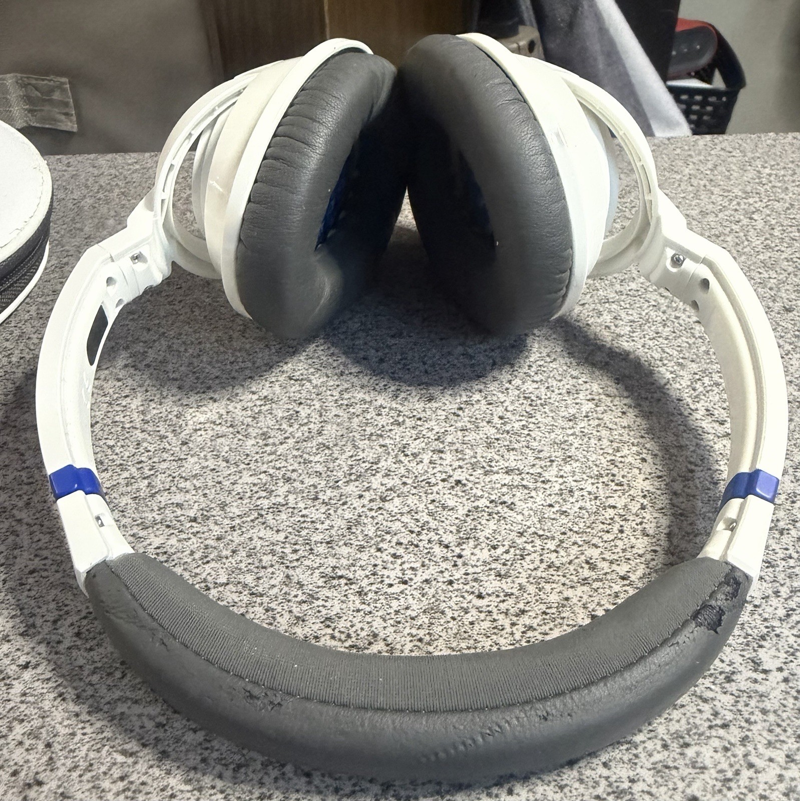 Bose SoundTrue Around-Ear AE Wired Headphones Headband Headset White
