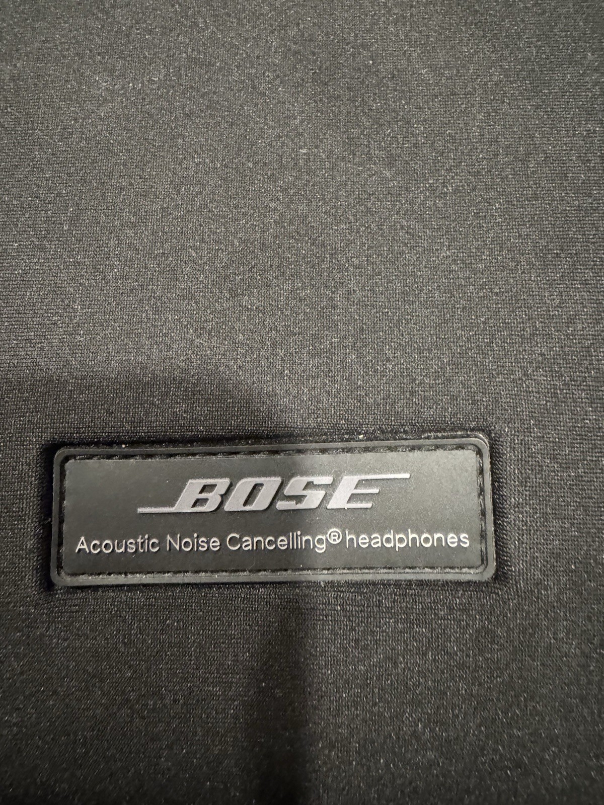 Bose QuietComfort 15 On The Ear Acoustic Noise Cancelling Headphones Case/Cords