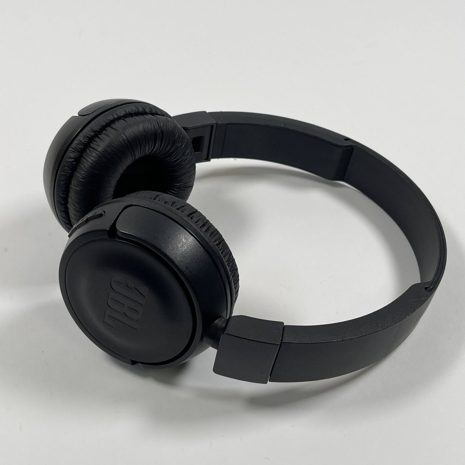 JBL T450BT Wireless On-Ear Headphones with Built-in Remote and Microphone Black