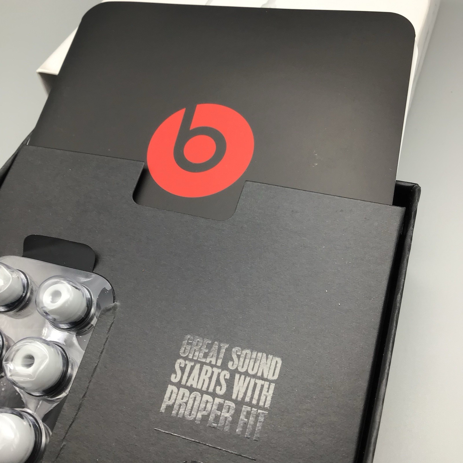 Beats by Dr. Dre urBeats 3 Headphones Wired Lightning Connect Mic & Remote