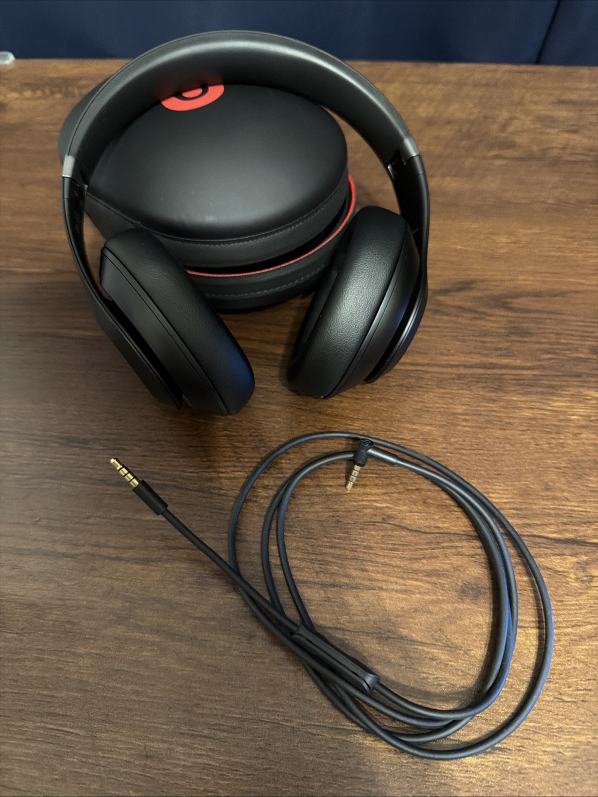 Black Beats Studio Pro (2023) w/ studio3 hard case (2017) & studio3 3.5mm cable
