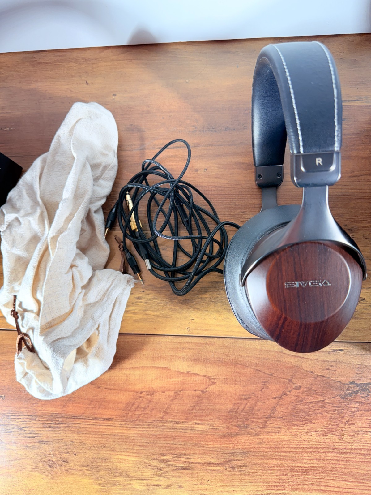 SIVGA SV021 Robin Wooden Closed Back Wired Over-Ear Headphones Black