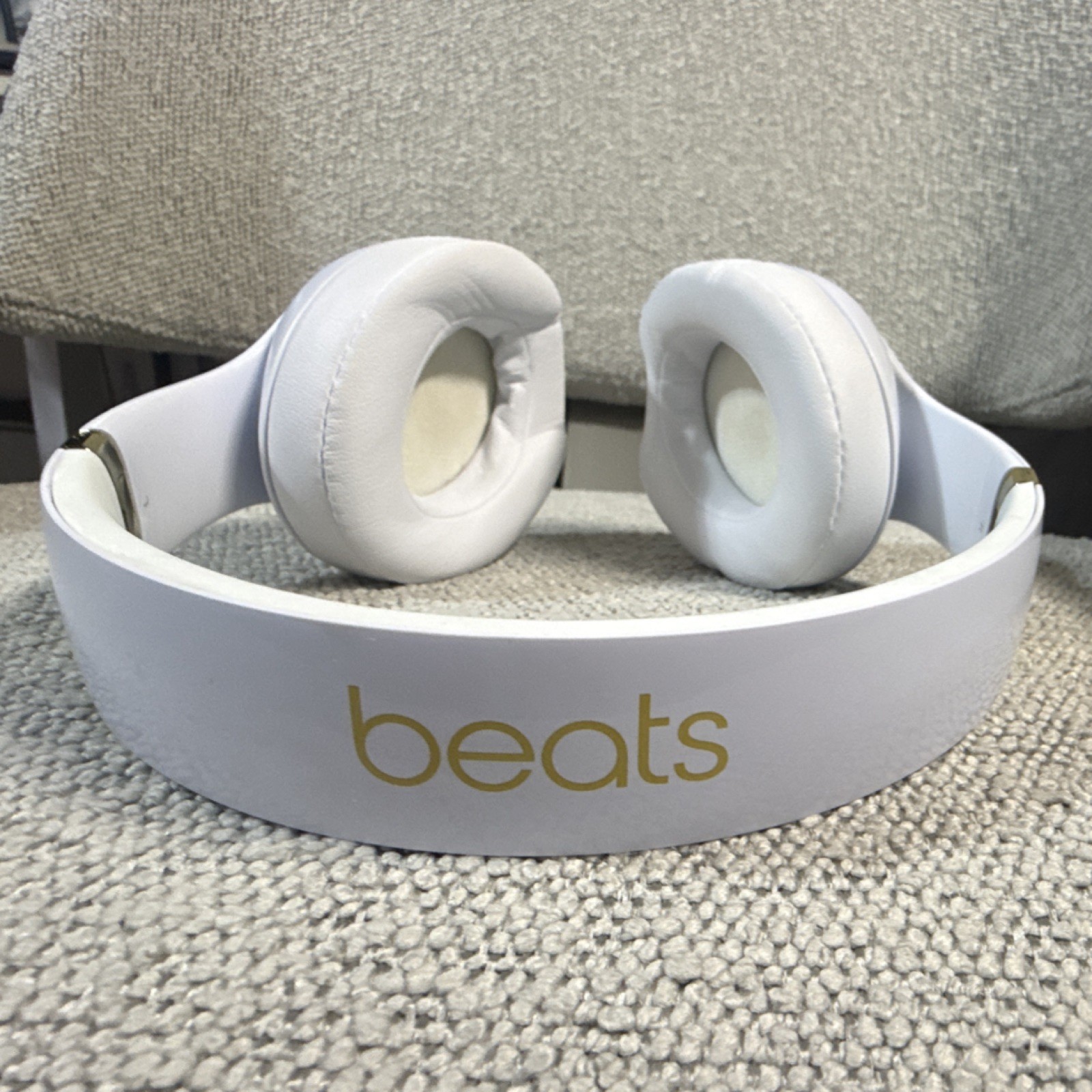 Beats by Dr. Dre Studio3 Over-Ear Bluetooth Headphones White Gold