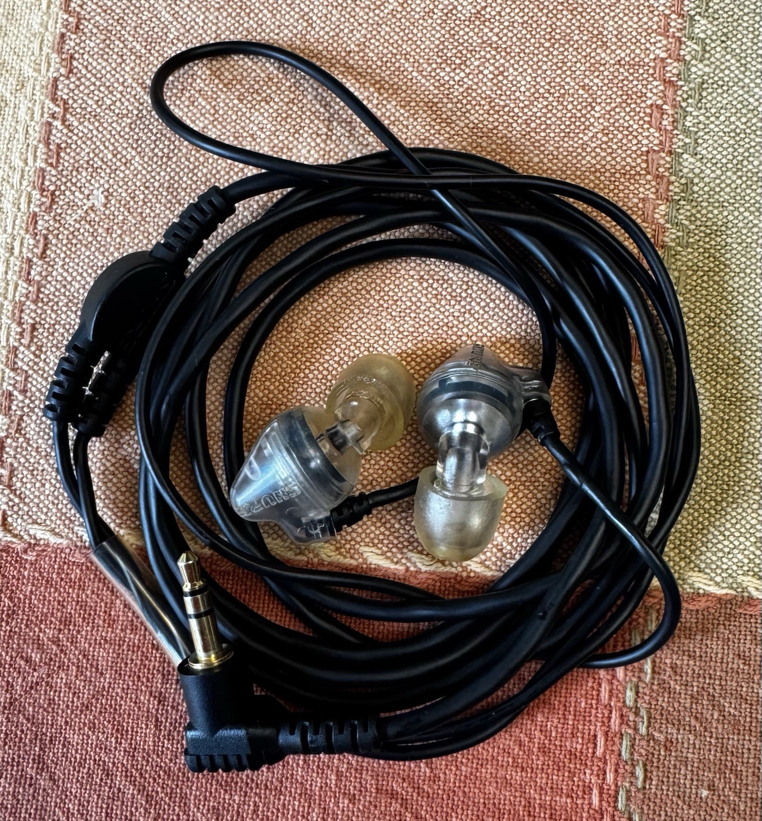 Sure Wired Earbuds Noise Cancelling Used
