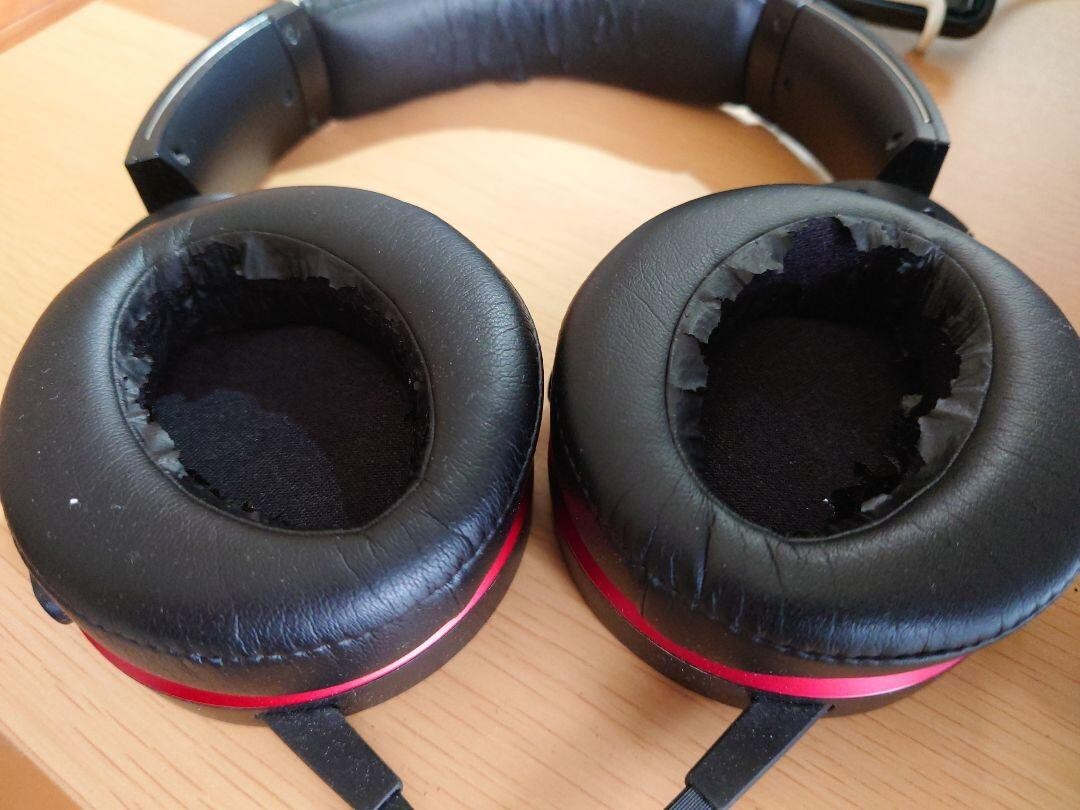 Used Sony MDR-XB950 wired headphones GOOD CONDITION Black or Gray