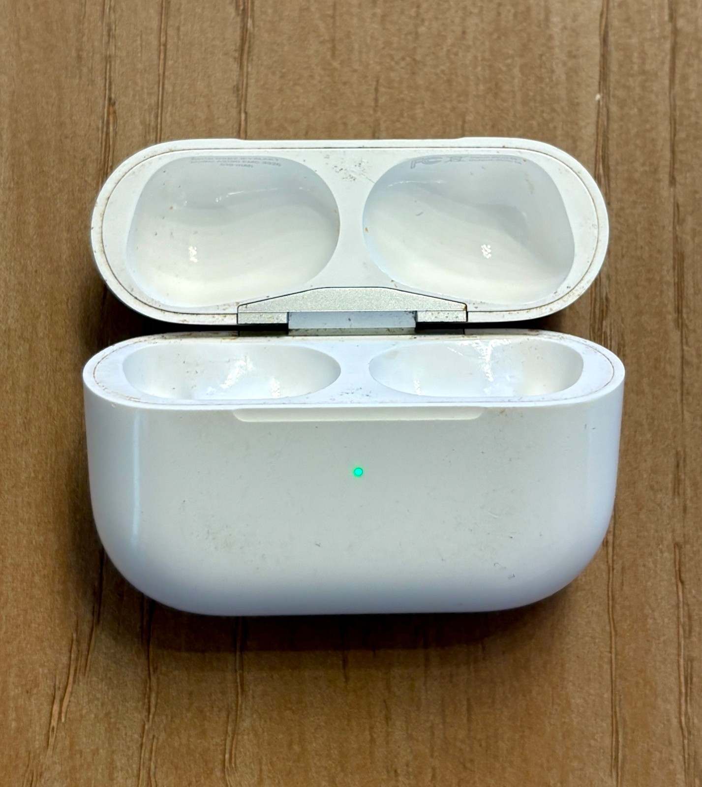 Apple AirPods Pro 1st Gen MagSafe Charging Case A2190 Genuine Replacement