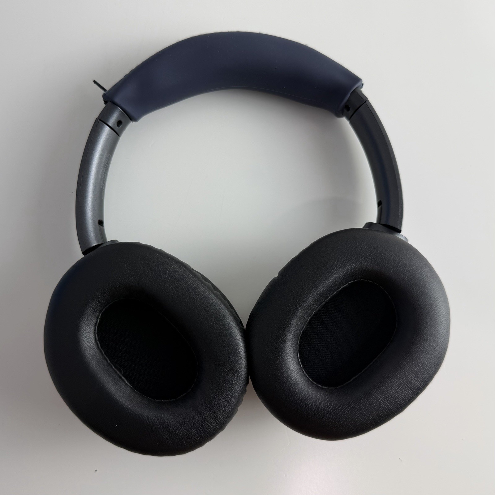 Brookstone Airphones Wireless Noise Cancelling Headphones BKH928