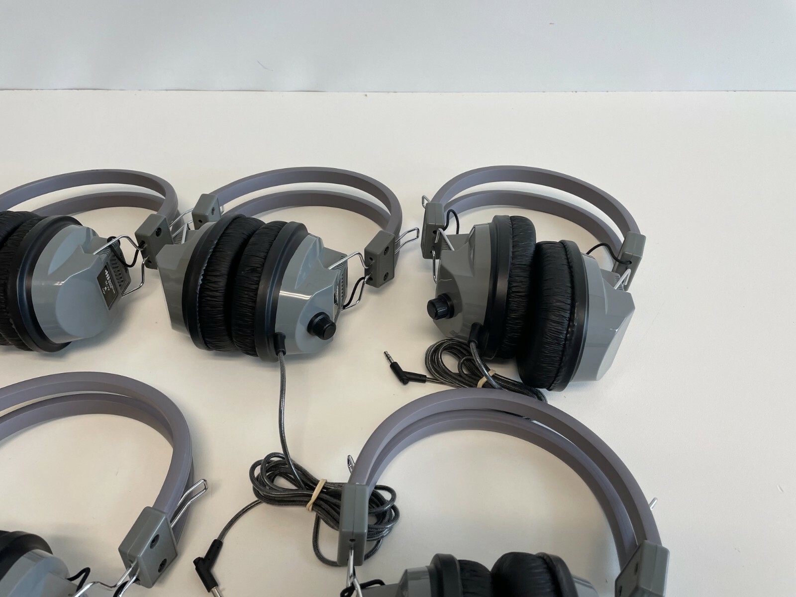 PP9: Lot of 5 Hamilton Buhl SC-7V Schoolmate Deluxe Headphones