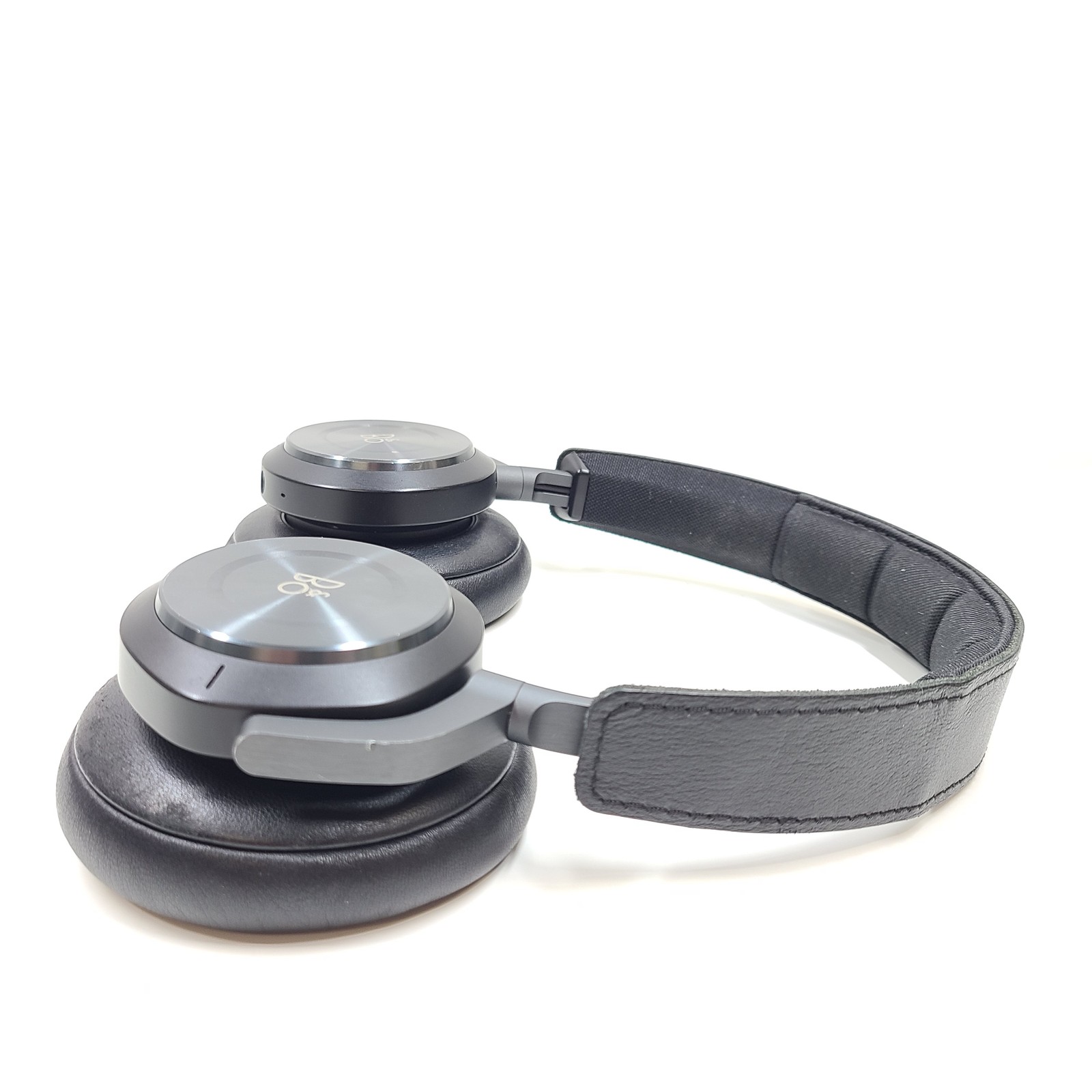 Bang & Olufsen Beoplay H7 Wireless Bluetooth Headphones – Black Grade B