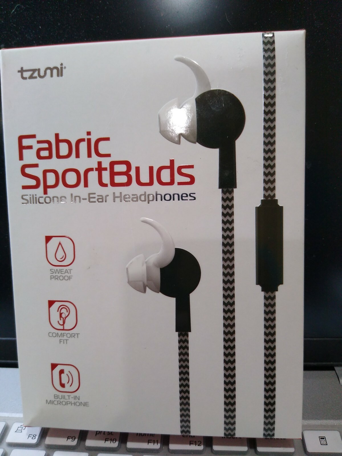 Brand New TZUMI Fabric In-Ear Earbuds w/2 extra Pairs Silicone Tips – FREE ship