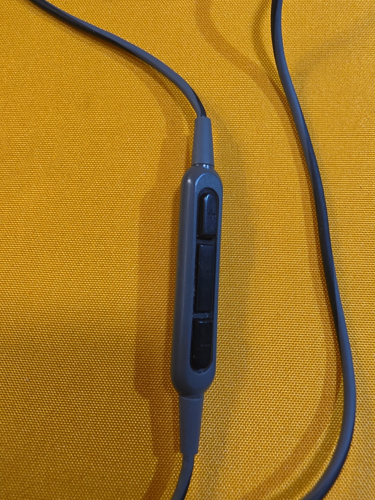 Bose SoundSport Wired 3.5mm Jack Earphones Headphones Earbuds Charcoal-Black