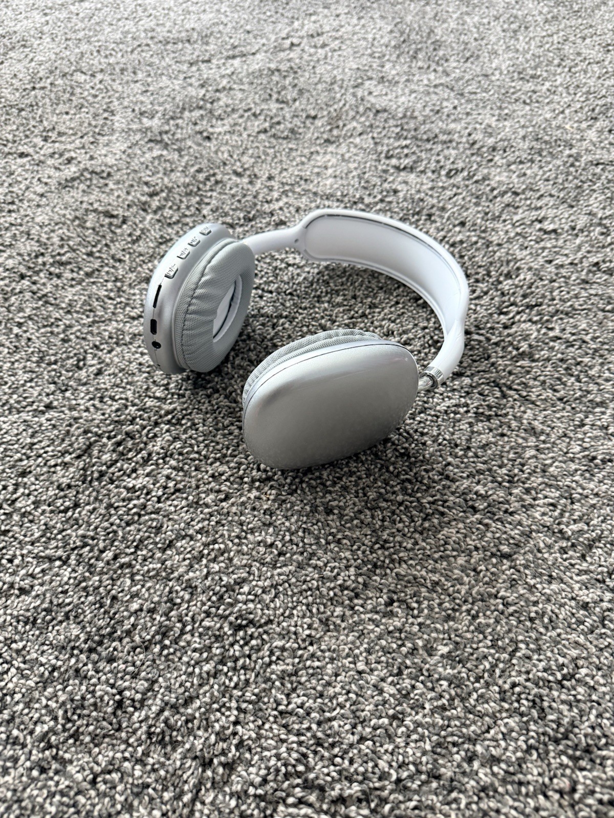 P9 Wireless Bluetooth Headphones Over Ear Noise Canceling – New in Box