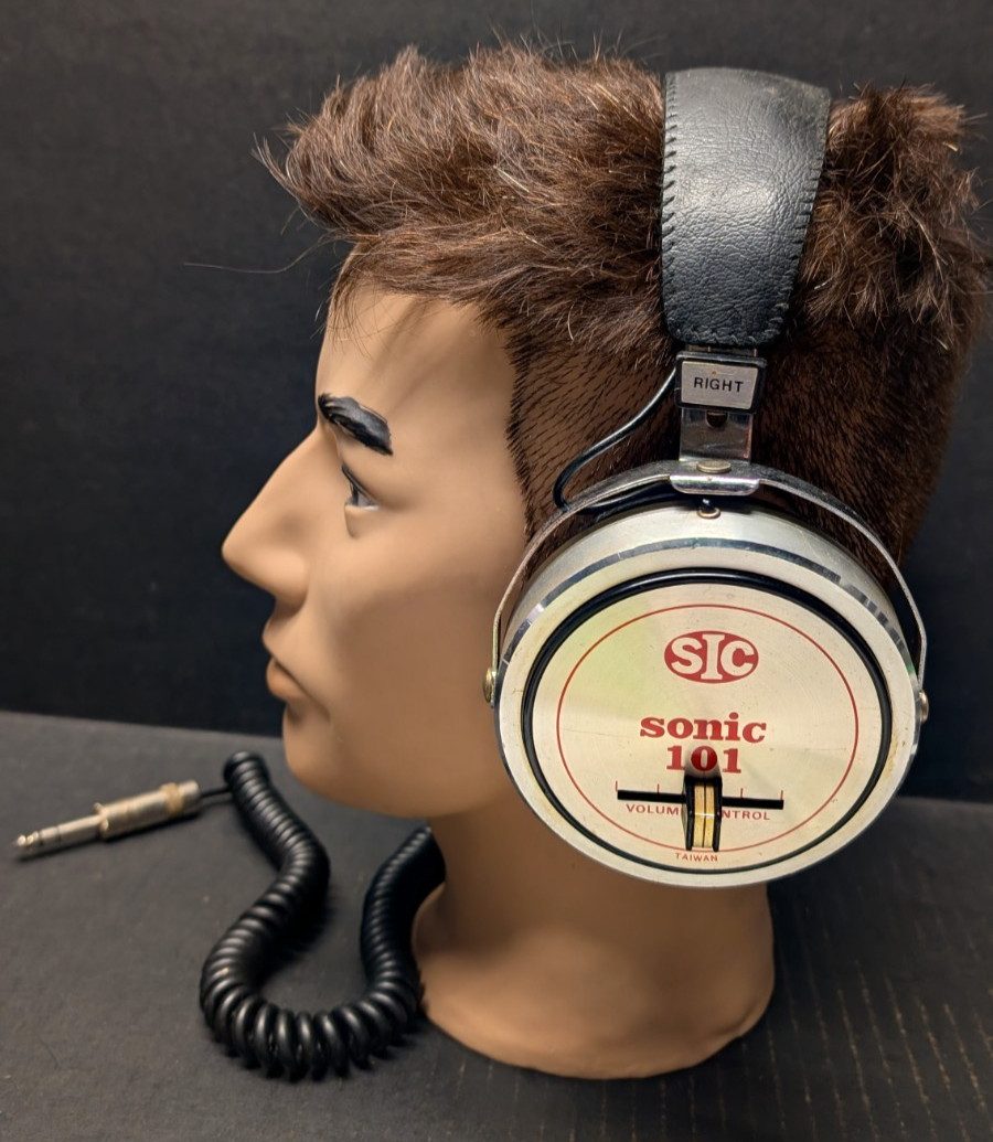 SIC Sonic 101 Headphones Slide Volume Controls Stereo/Mono Switch Made in Taiwan