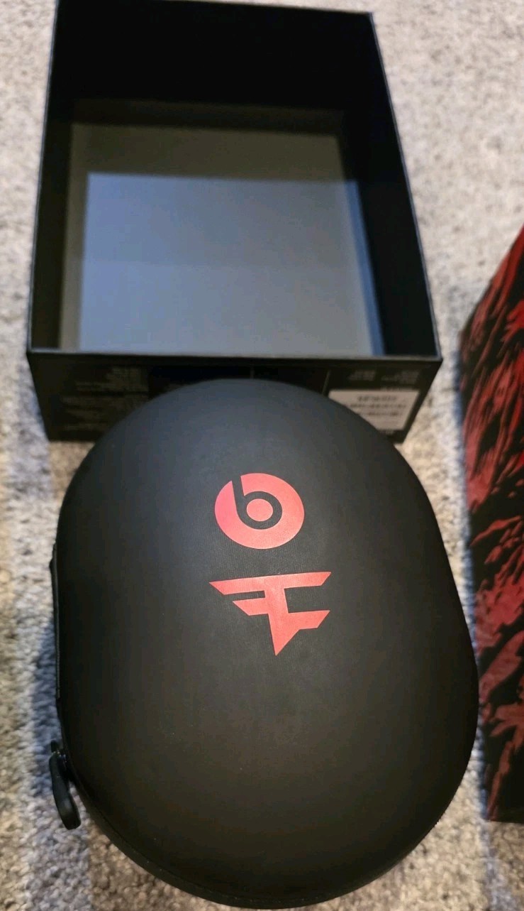 Beats Studio 3 Faze Clan Wireless Headphones Limited Edition Out of Stock RARE