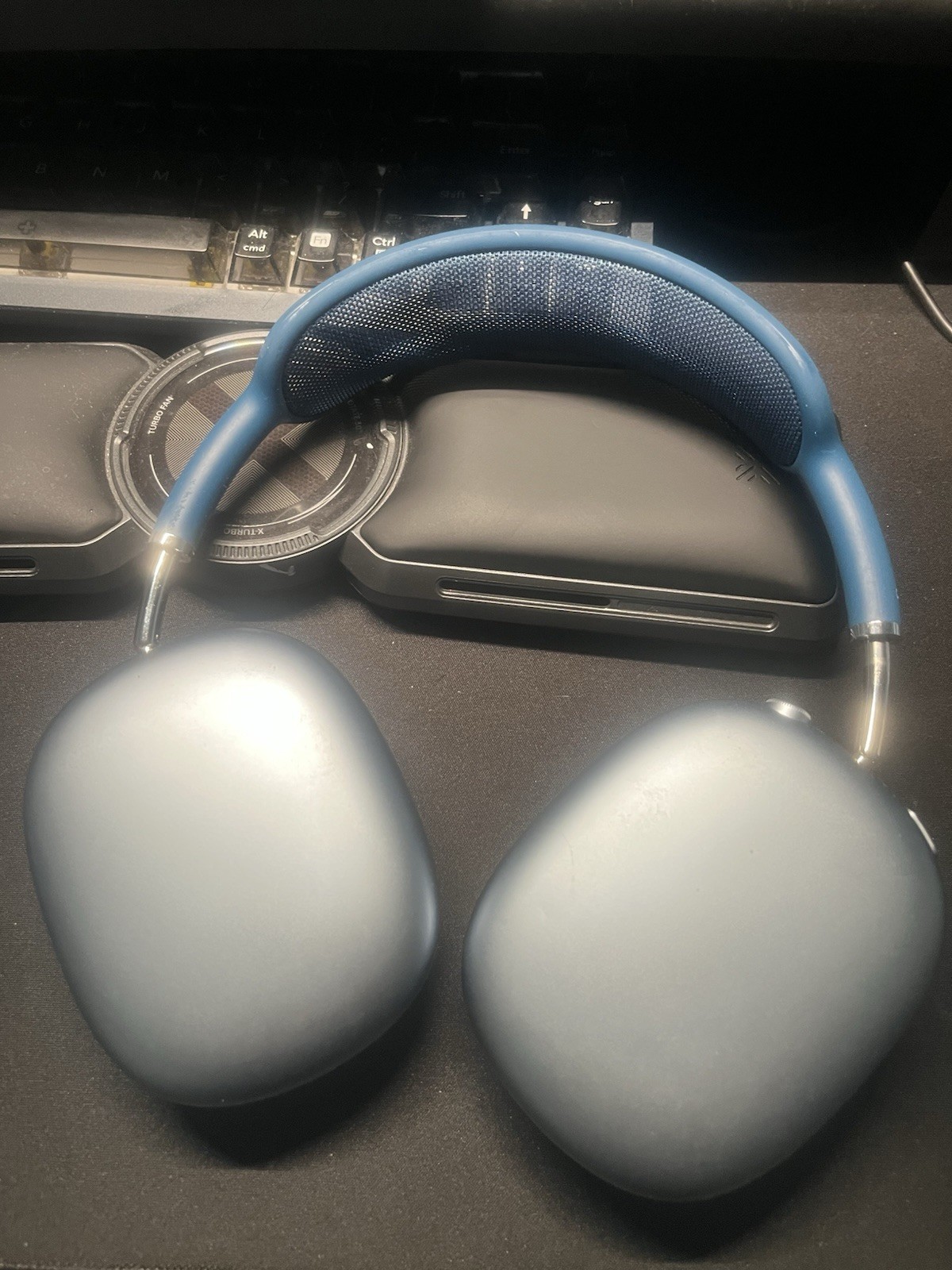Apple AirPods Max Wireless Bluetooth Headphones Lighting