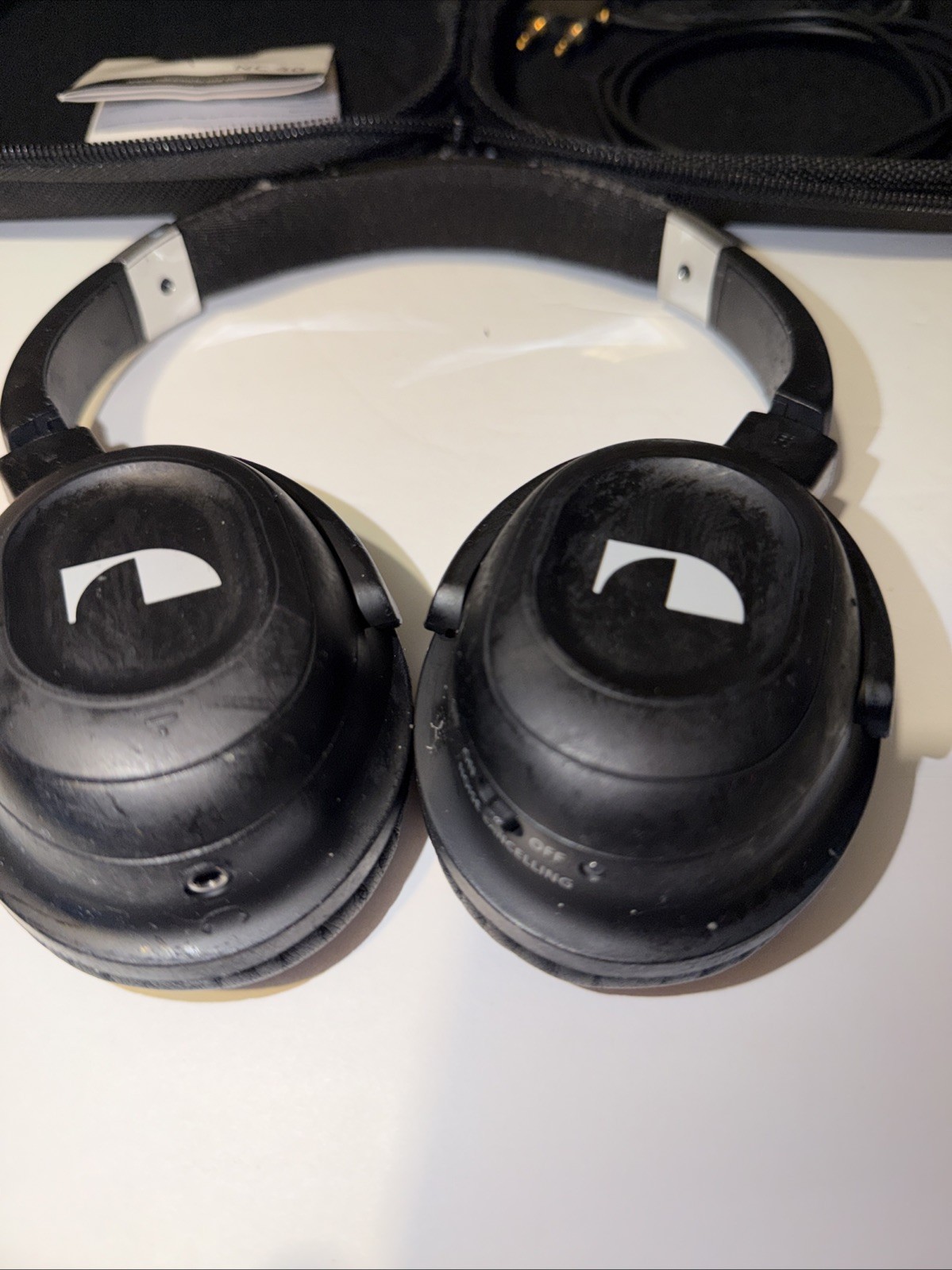 Nakamichi NC40 Noise-Cancelling Headphones, Carrying Case Included