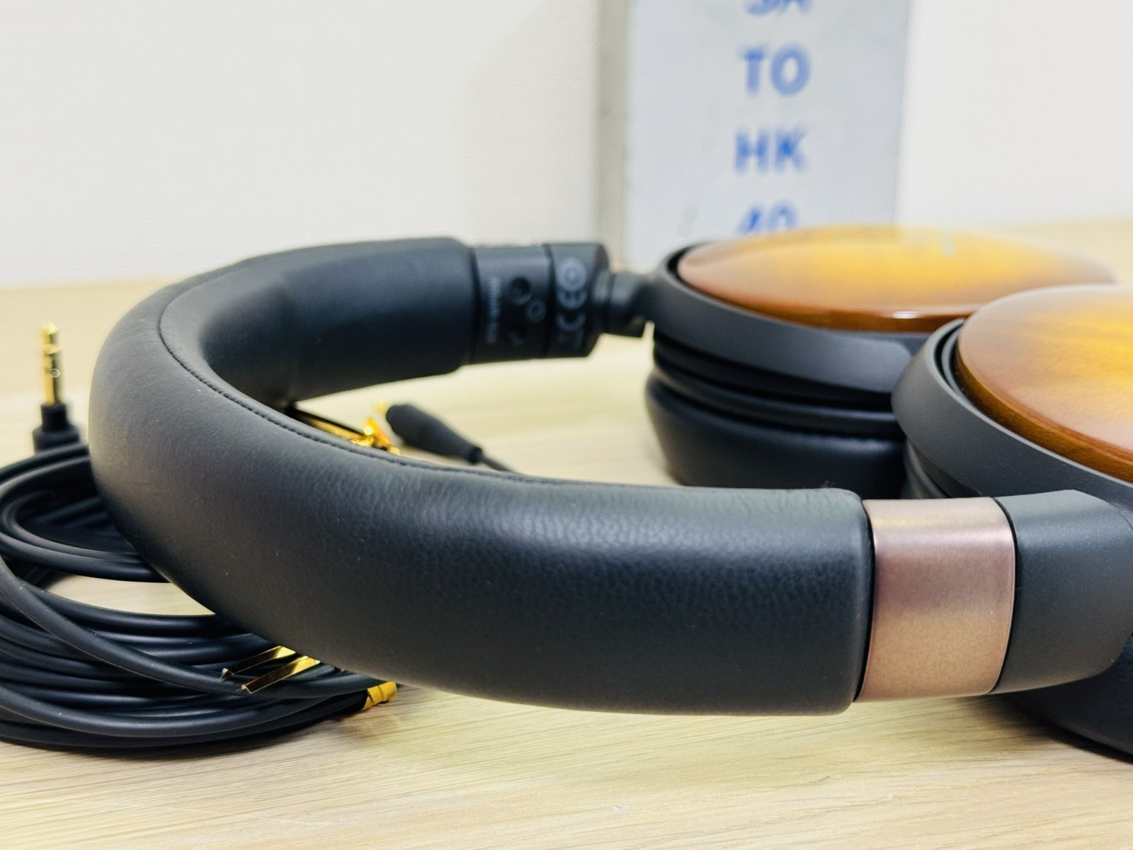 Audio-Technica ATH-WP900 Wooden Headphones 3.5mm 4.4mm Balanced A2DC Cables