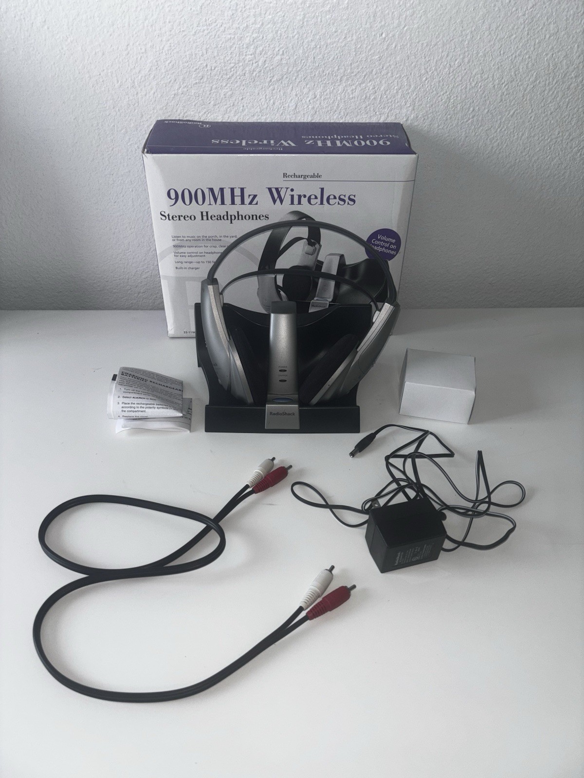 VTG Radio Shack 900MHZ Wireless Stereo Rechargeable Headphones 33-1196 –