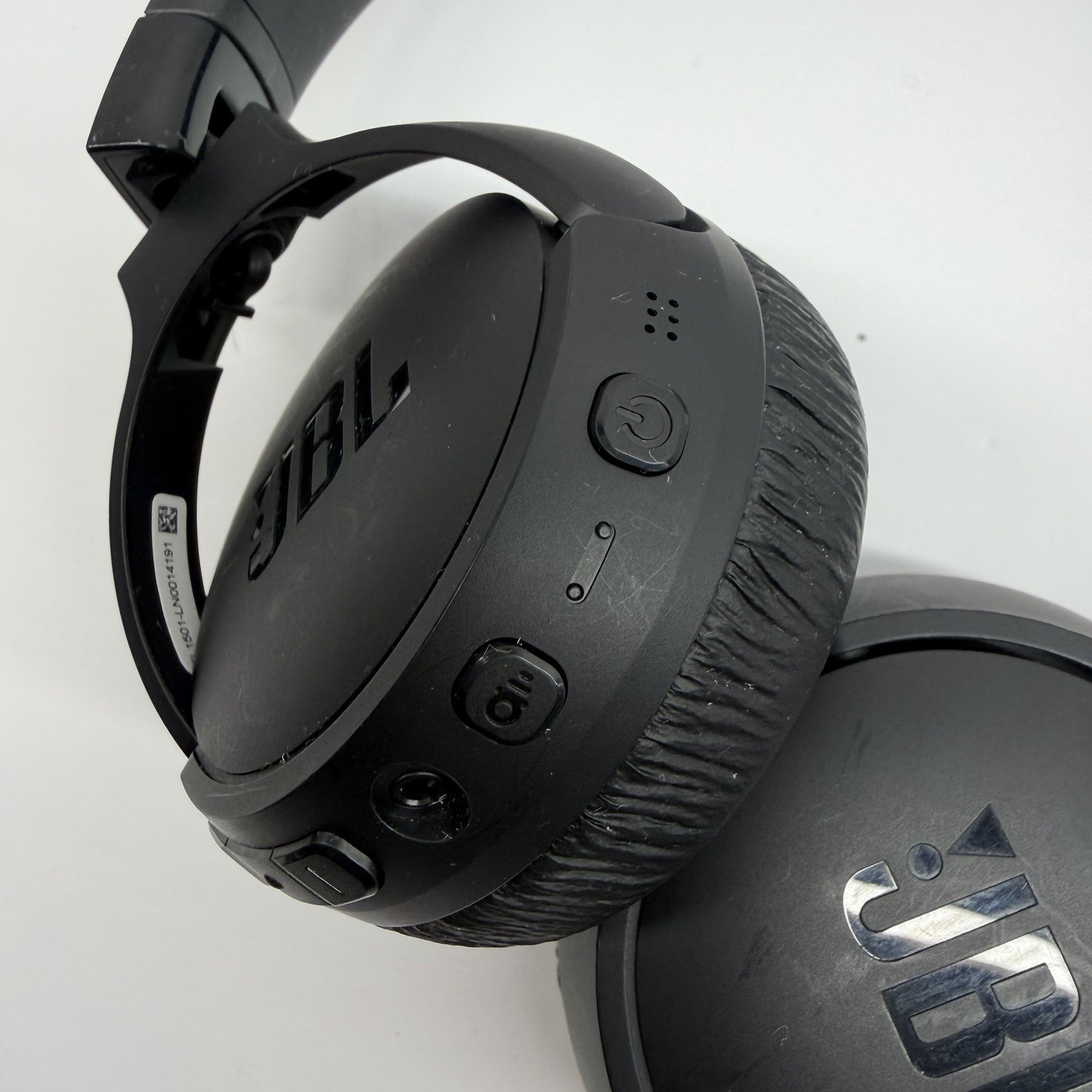 JBL Tune 670NC Pure Bass Sound Wireless Over-Ear Noise Cancelling Headphones