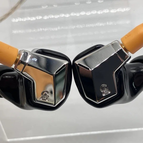 Campfire Audio Supermoon CAM 5942 Earphone