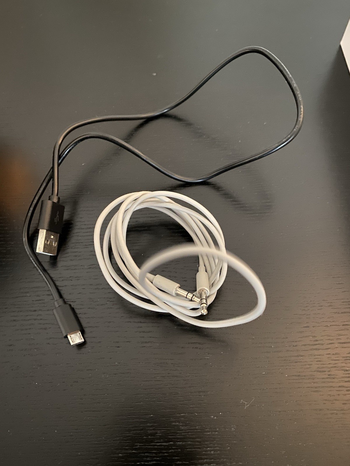 Bang & Olufsen Beoplay H4 Over-Ear Wireless Headphones – Charcoal Gray