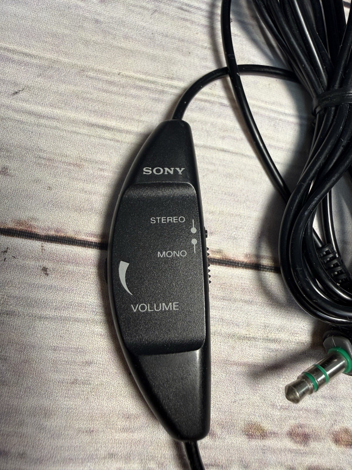 Sony MDR-022 Adjustable Wired Headphones w/3.5mm Minijack – Tested and Working!