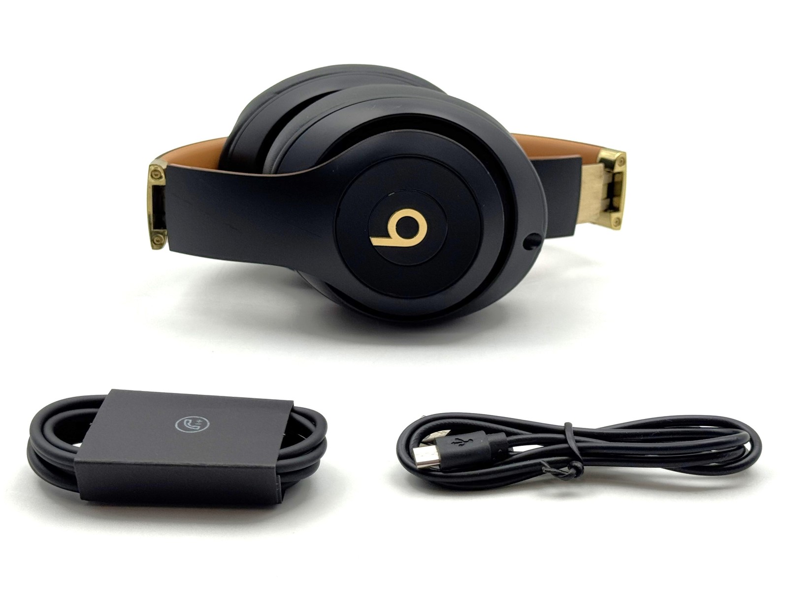Beats Studio3 Headphones – Shadow Gray(2020) – MXJ92LL/A – NO CASE
