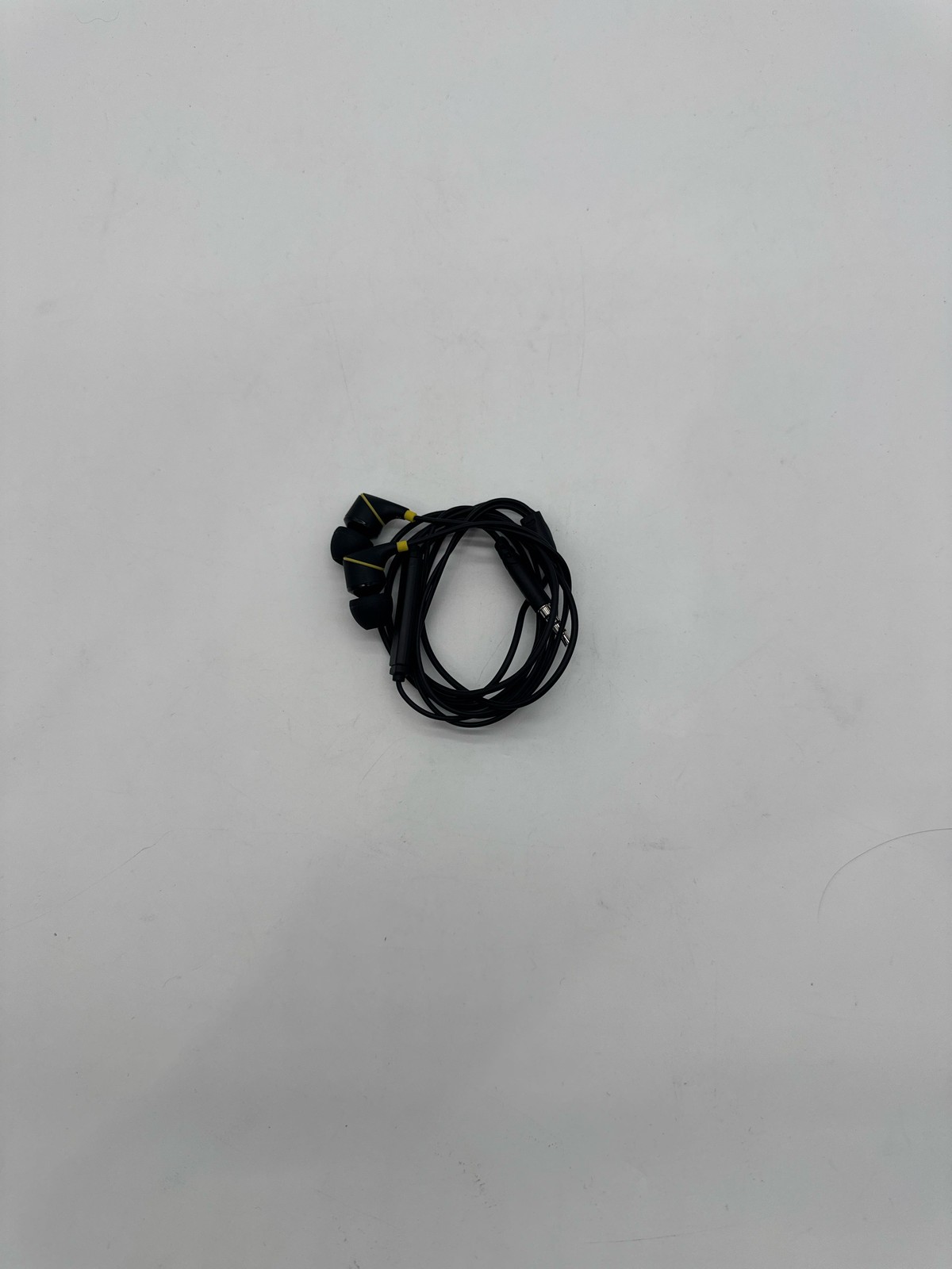 Insignia NS-HP35MM23 Wired In-Ear Headphones 3.5mm Black