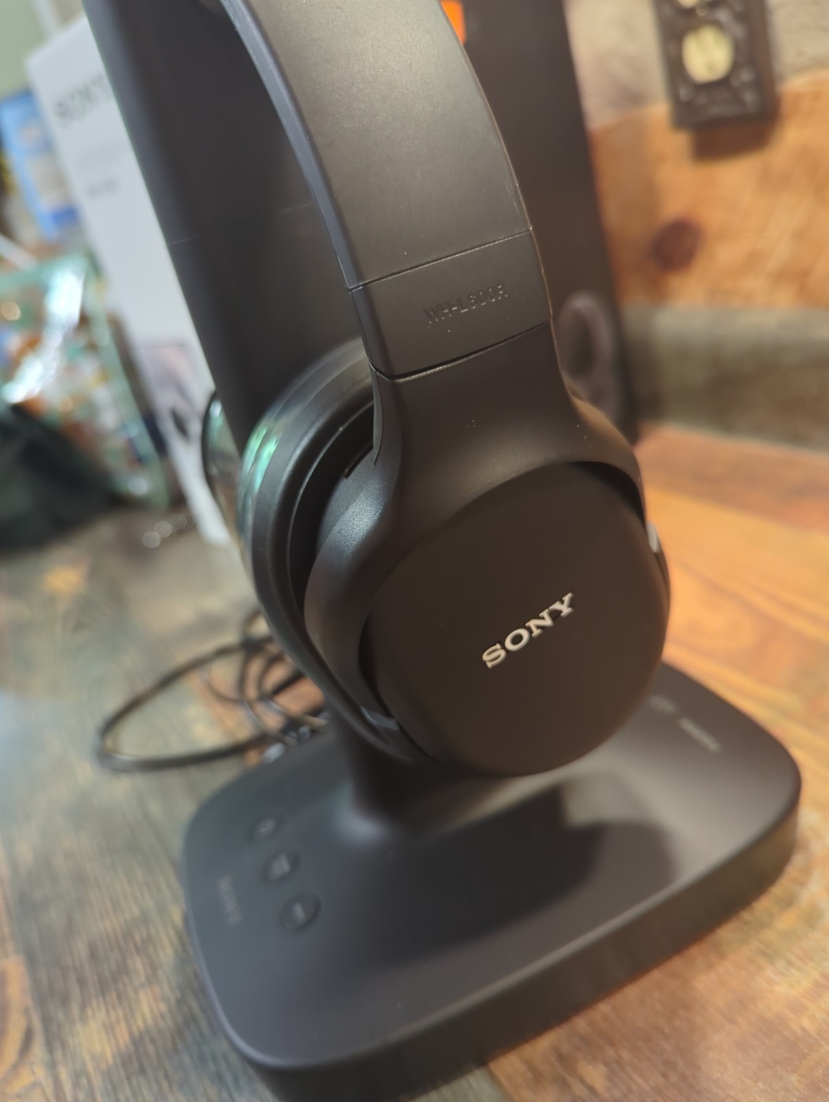 Sony WH-L600 Digital Surround Wireless Headphones Black Great Condition