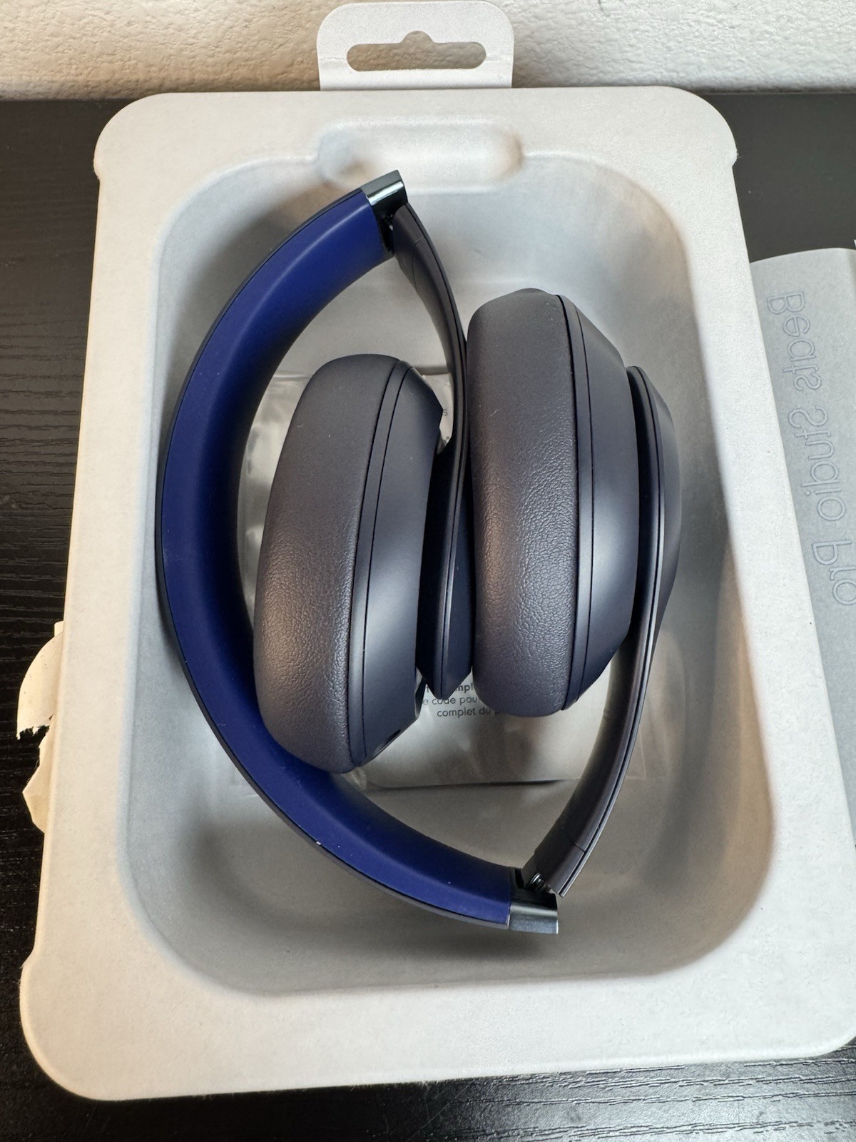 Beats Studio Pro Wireless Bluetooth Noise Cancelling Headphones MQTQ3LL/A – Navy