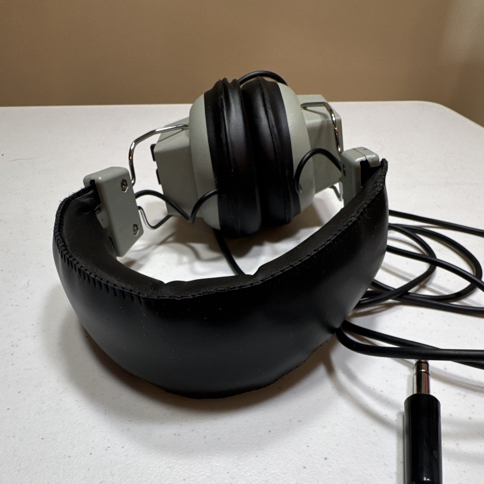 Realistic Nova 16 Wired On-Ear Headband Headphones 1/4in 8ohm Gray/Black
