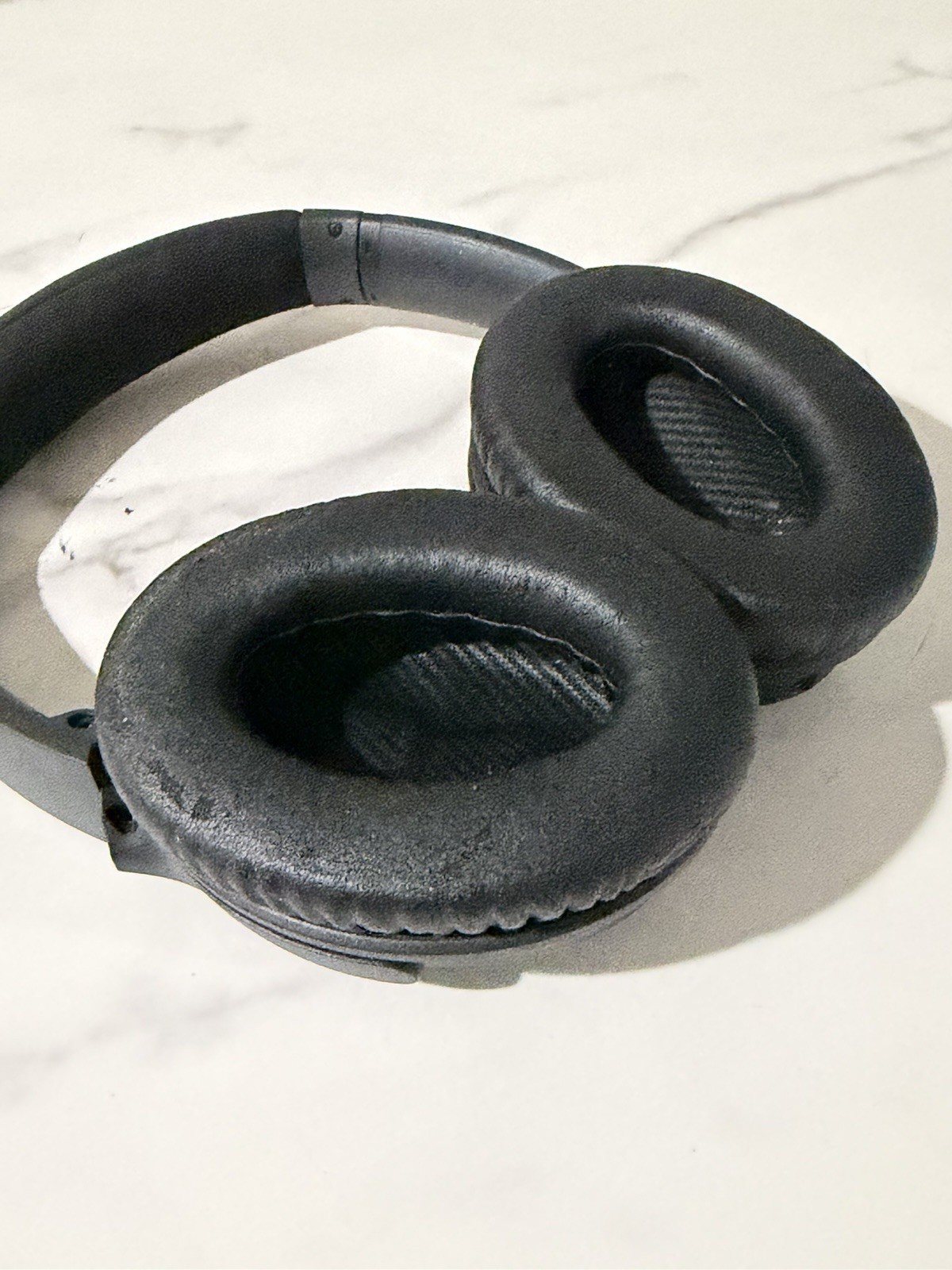 Bose QuietComfort 35 Over the Ear Wireless Headphones – Black