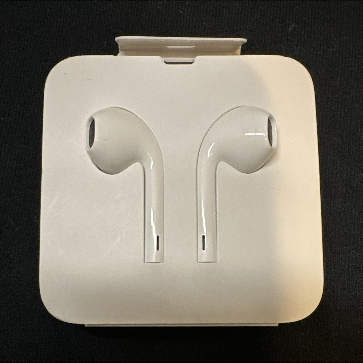 Apple EarPods Wired Lightning In-Ear Earbuds White Mic Volume Control 1.2m