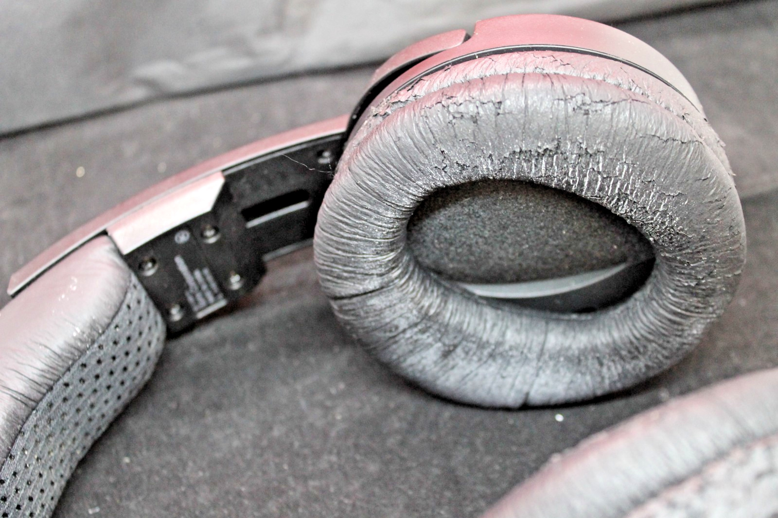 Sony MDR-RF985RK Over Ear Headphones – Black