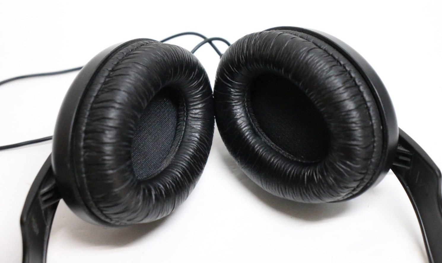 Sennheiser HD 202 Headphones 3.5mm Jack Over-Ear Tested & works Headphones Only